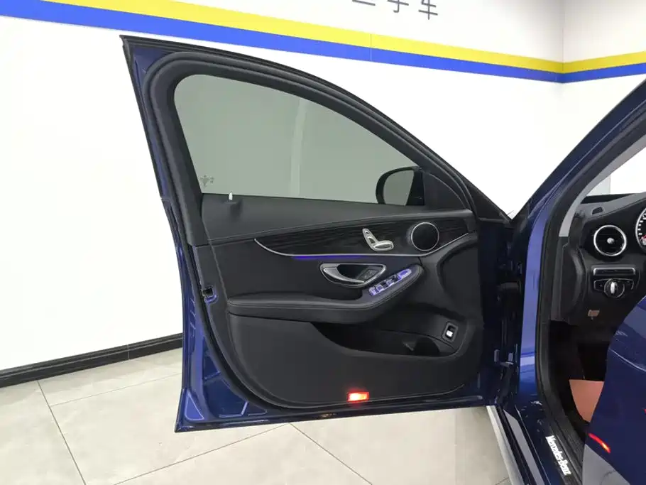 Mercedes-Benz C-Class 2021