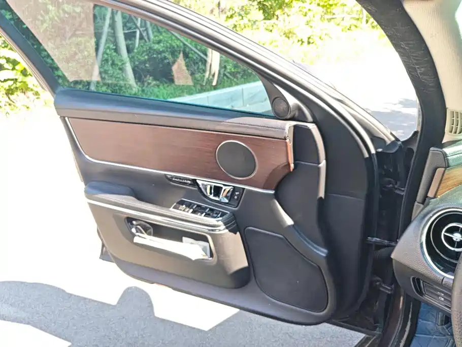 Jaguar XJ 2014