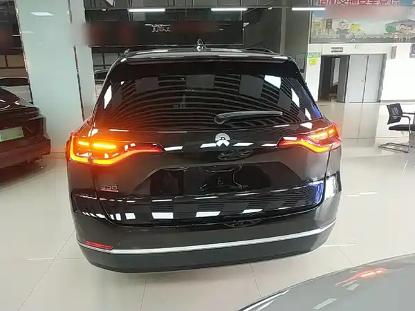 NIO ES8 2022
