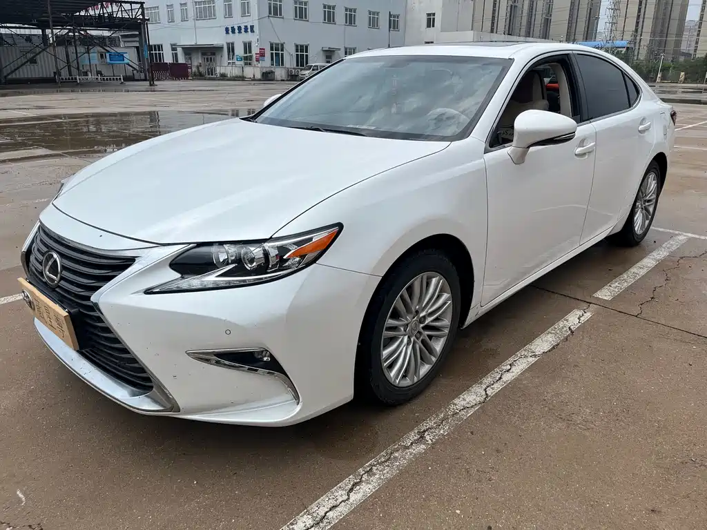 Lexus ES 2015
