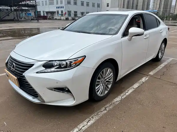 Lexus ES 2015