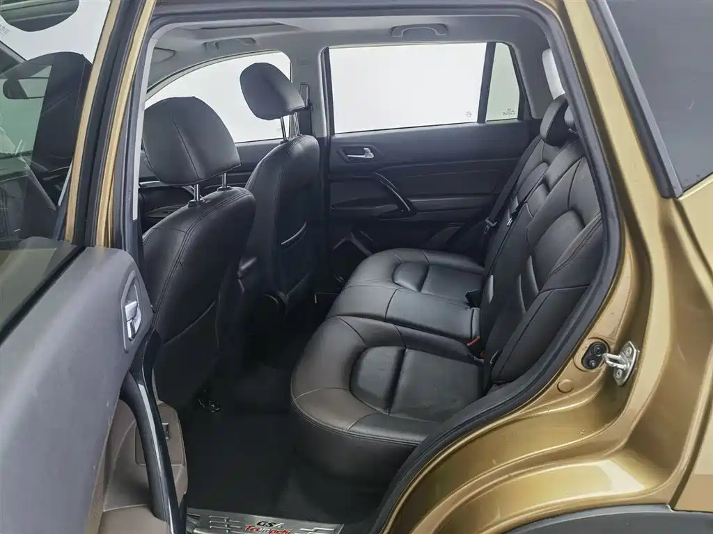 GAC Motor Trumpchi GS4 2016 — фото 15