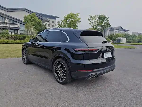 Porsche Cayenne 2022
