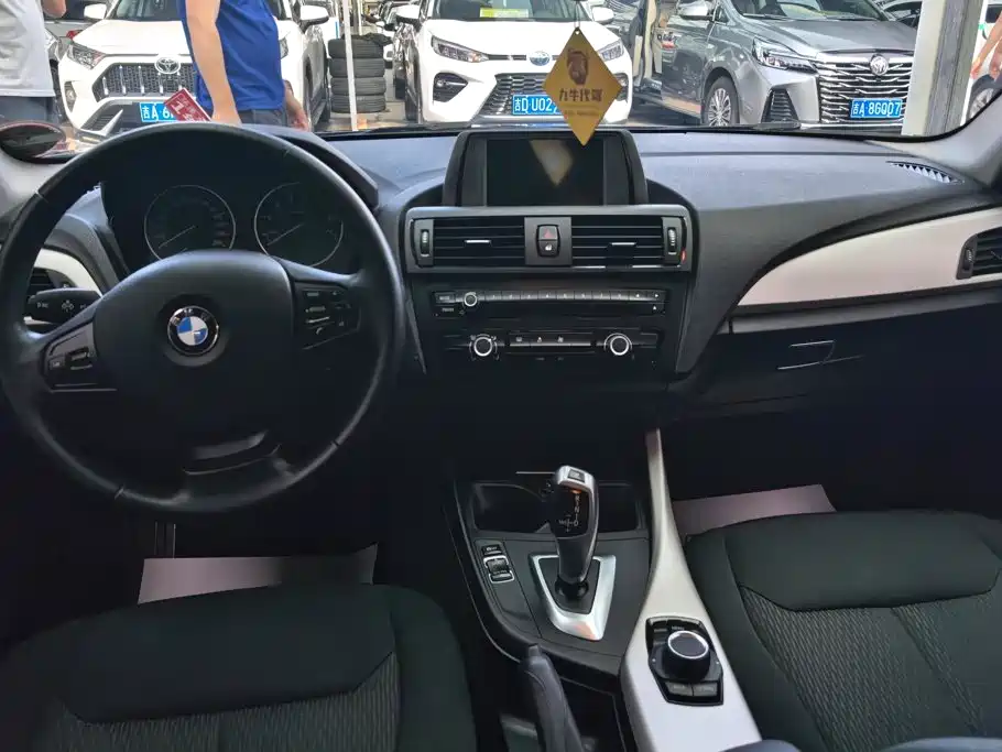 BMW 1 Series 2015 — фото 12