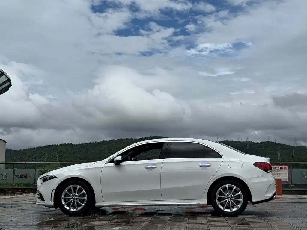 Mercedes-Benz A-Class 2021 — фото 10