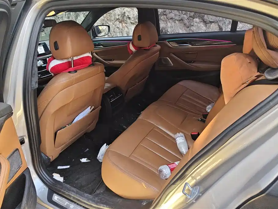 BMW 5 Series 2018 — фото 11