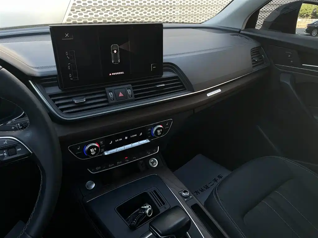 Audi Q5L 2022 — фото 14