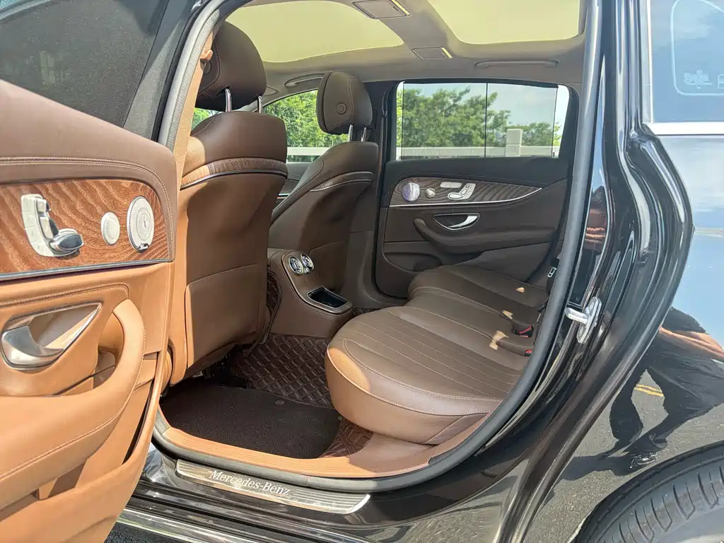 Mercedes-Benz E-Class 2023