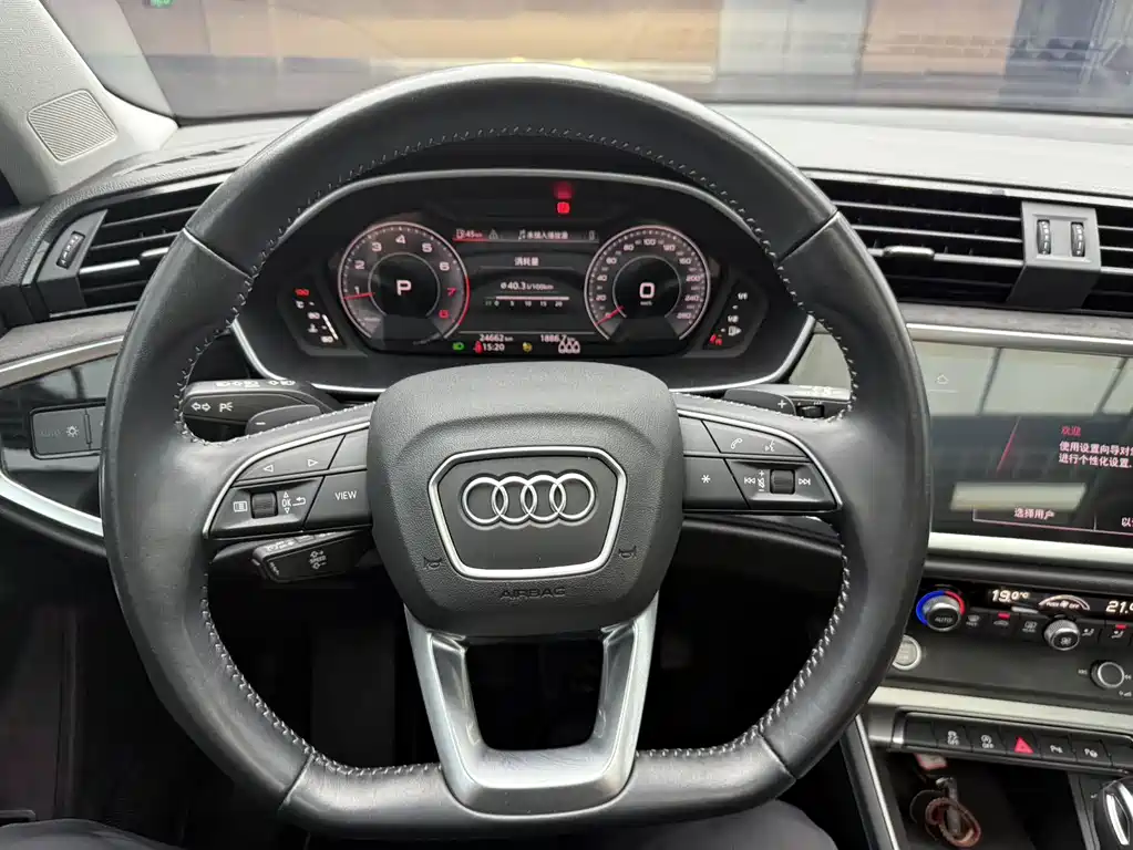 Audi Q3 2022 — фото 13