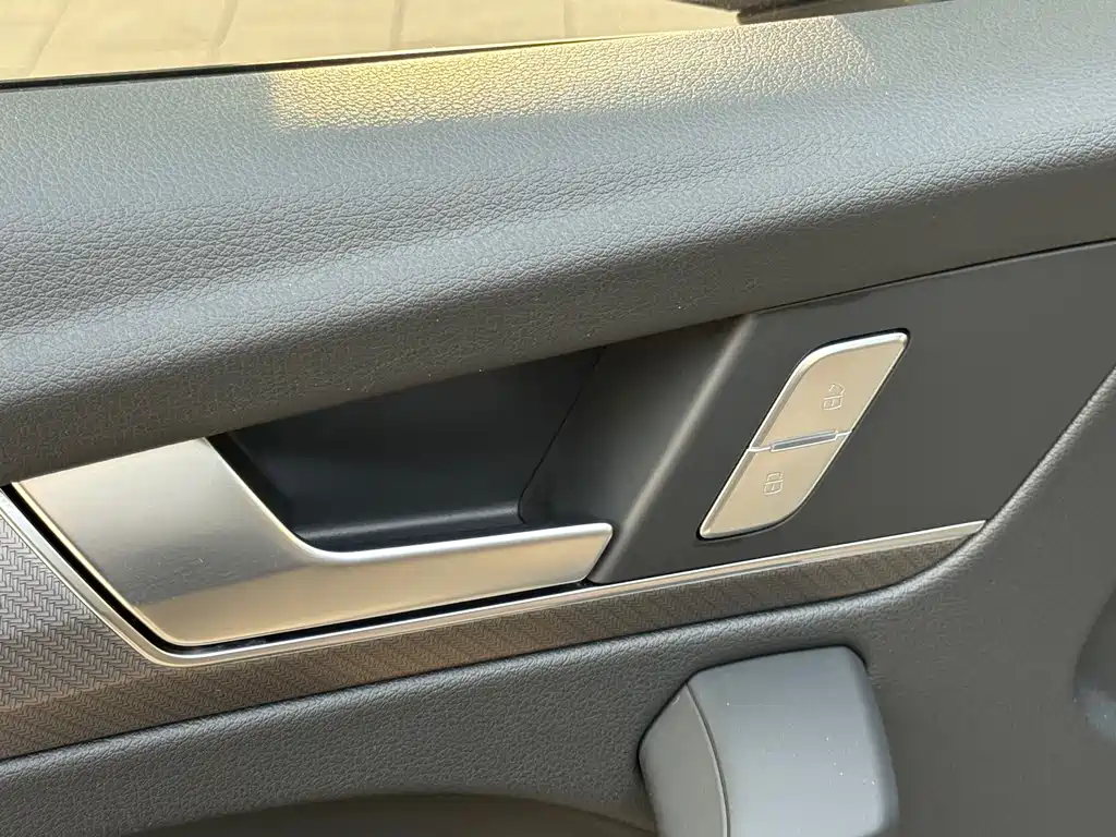 Audi Q5L 2023 — фото 13