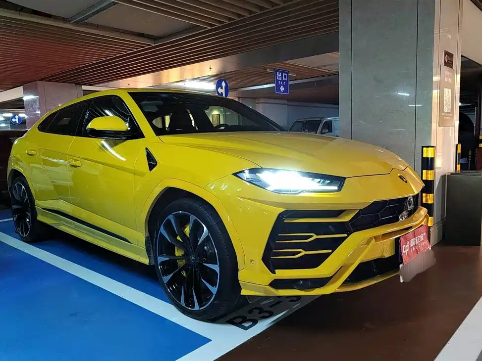 Lamborghini Urus 2022 — фото 3