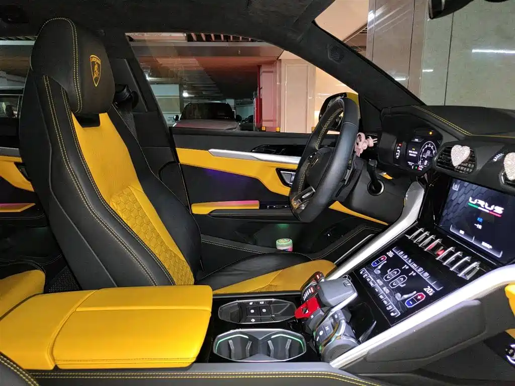 Lamborghini Urus 2022 — фото 12