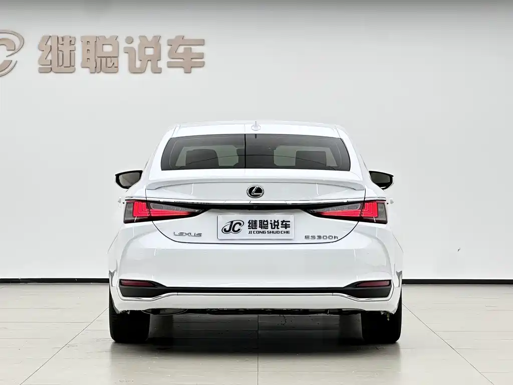 Lexus ES 2022 — фото 16