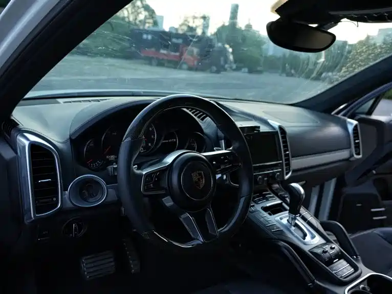 Porsche Cayenne 2016 — фото 11