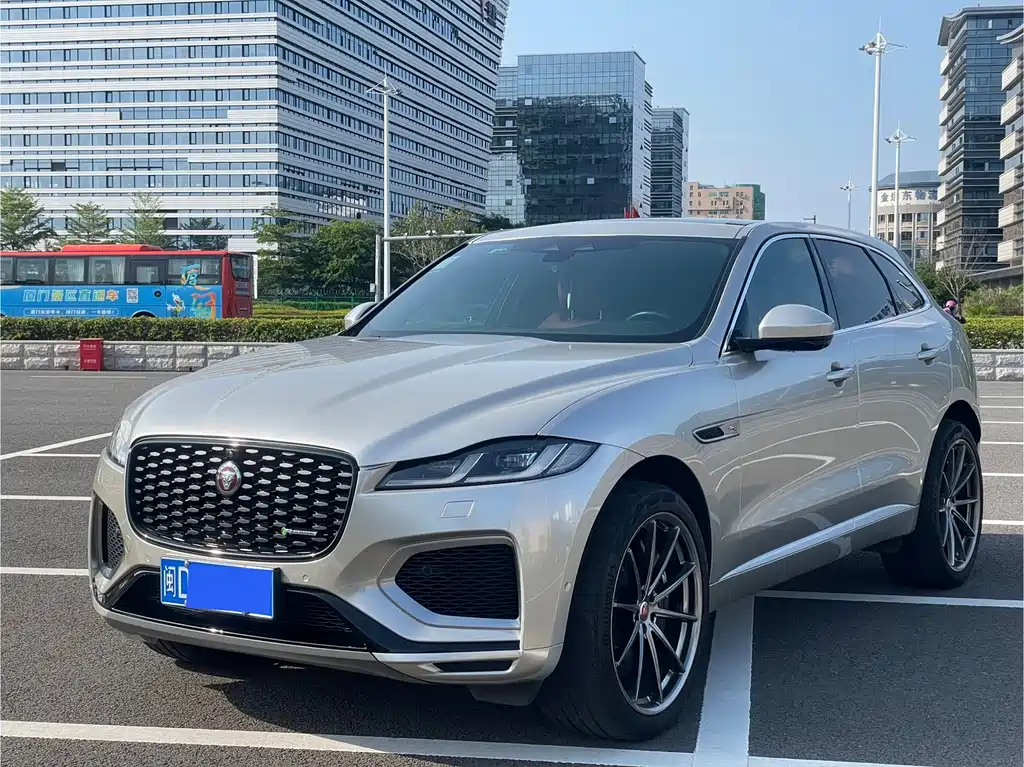 Jaguar F-PACE 2022 — фото 1
