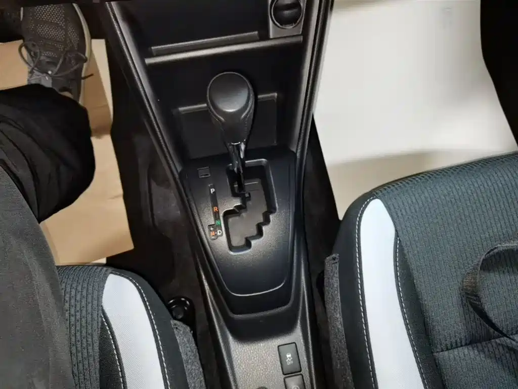 Toyota Yaris L 2021 — фото 14