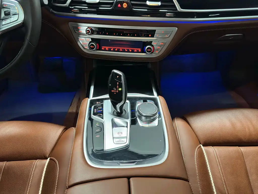 BMW 7 Series 2020 — фото 15
