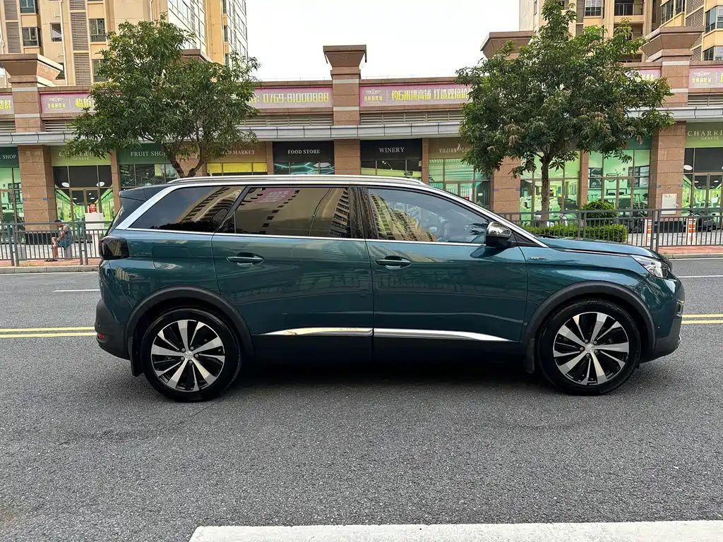 Peugeot 5008 2017 — фото 4
