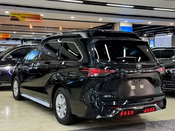 Toyota Granvia 2026