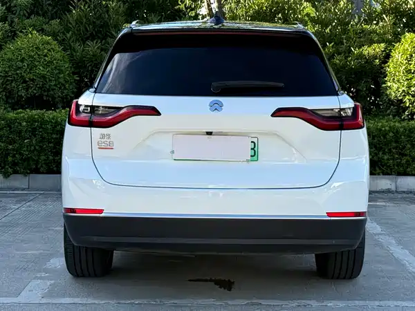 NIO ES8 2022