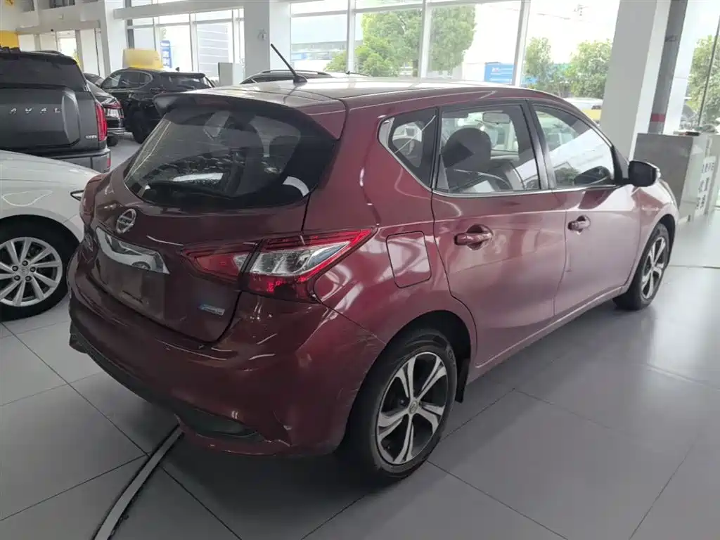 Nissan Tiida 2018 — фото 7