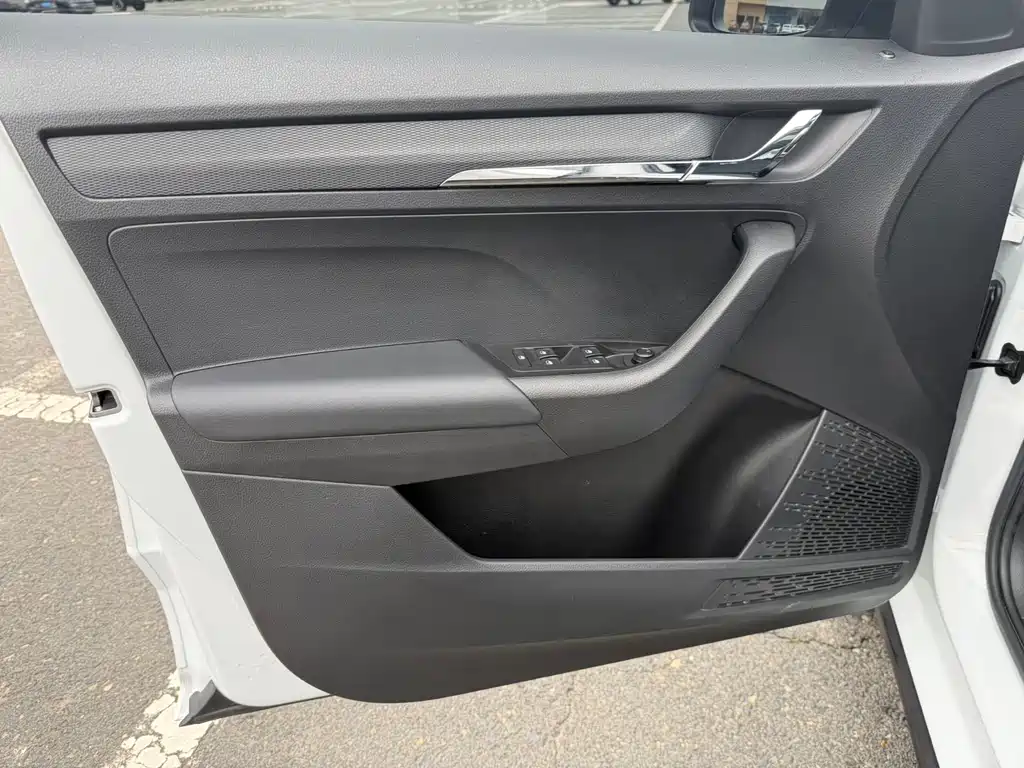 Skoda Kamiq 2023 — фото 10