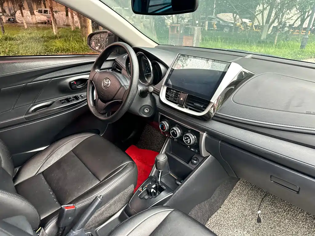 Toyota Yaris L 2017 — фото 17
