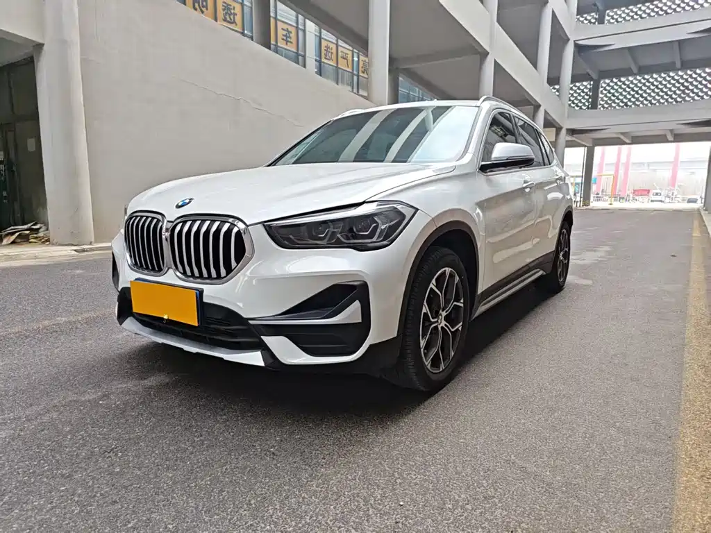 BMW X1 2022 — фото 1