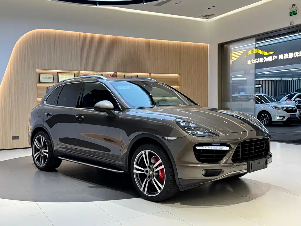 Porsche Cayenne 2013 — фото 3