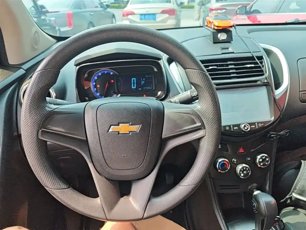 Chevrolet Trax 2015 — фото 11