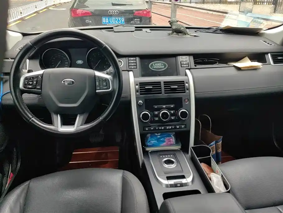 Land Rover Discovery Sport 2019 — фото 12