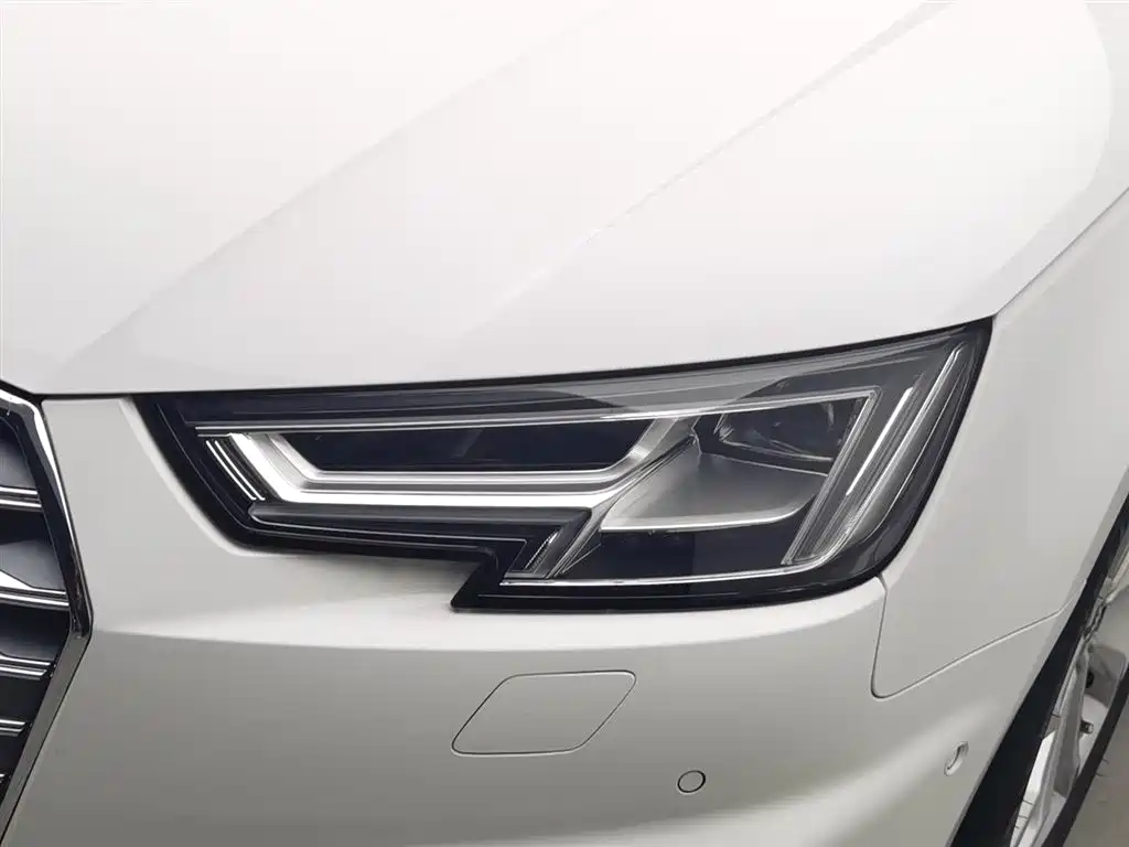 Audi A4L 2020 — фото 7