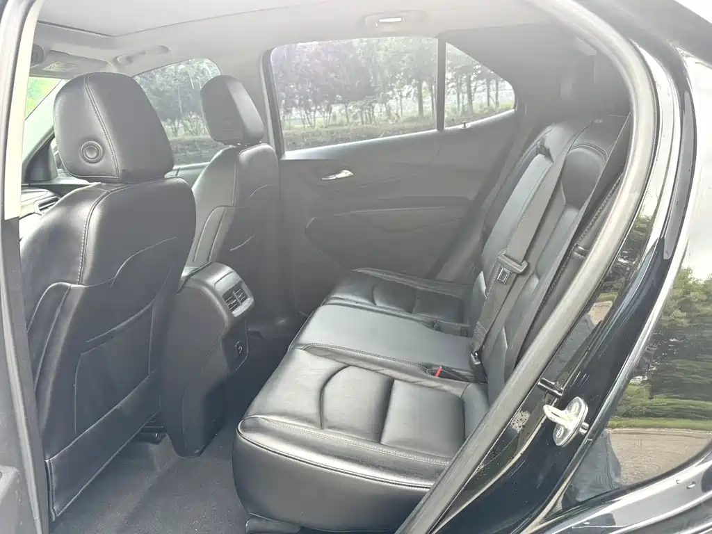 Chevrolet Equinox 2018 — фото 9
