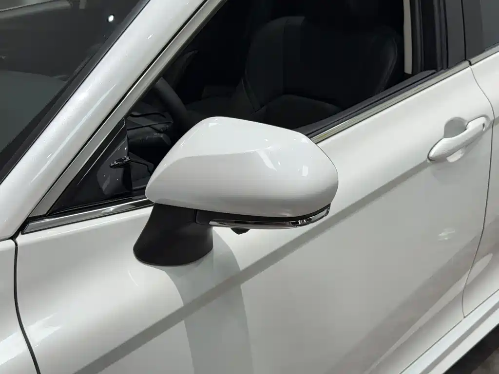 Toyota Camry 2025 — фото 23