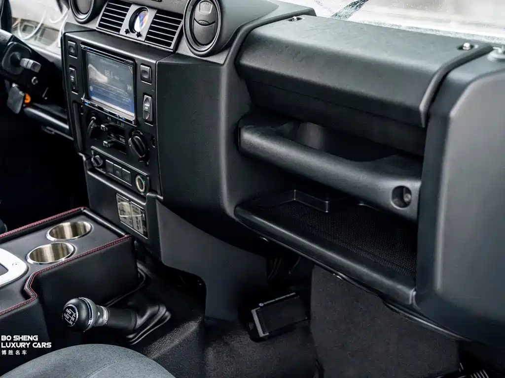 Land Rover Defender 2015 — фото 14