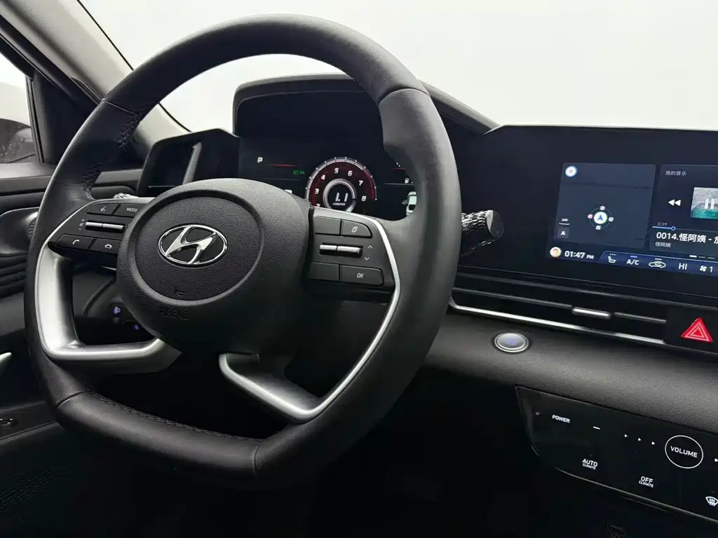 Hyundai Elantra 2022 — фото 15