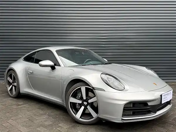 Porsche 911 2025