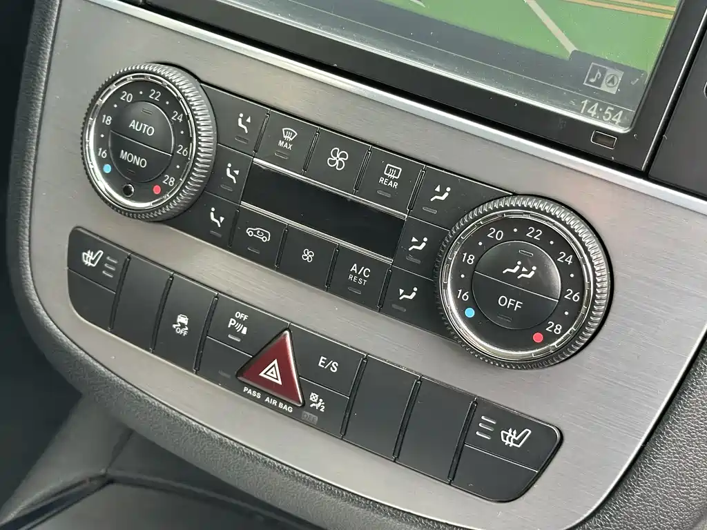 Mercedes-Benz R-Class 2016 — фото 17