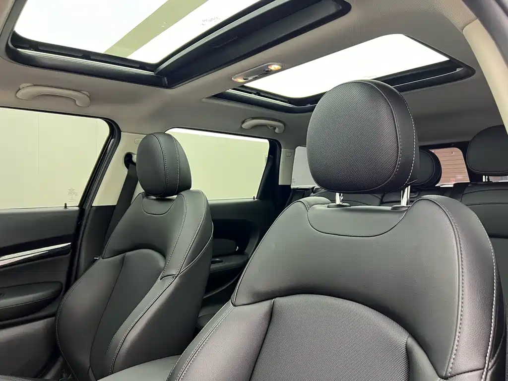MINI Clubman 2020 — фото 12