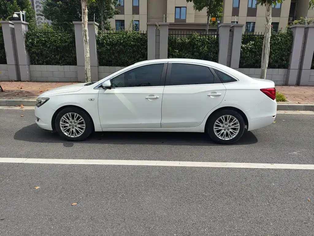 Buick Excelle 2015 — фото 20