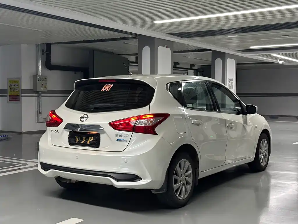 Nissan Tiida 2017 — фото 28