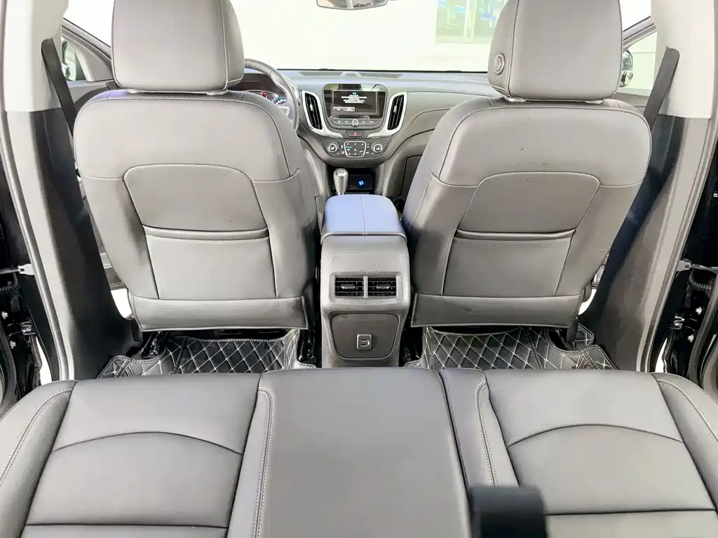 Chevrolet Equinox 2018 — фото 10