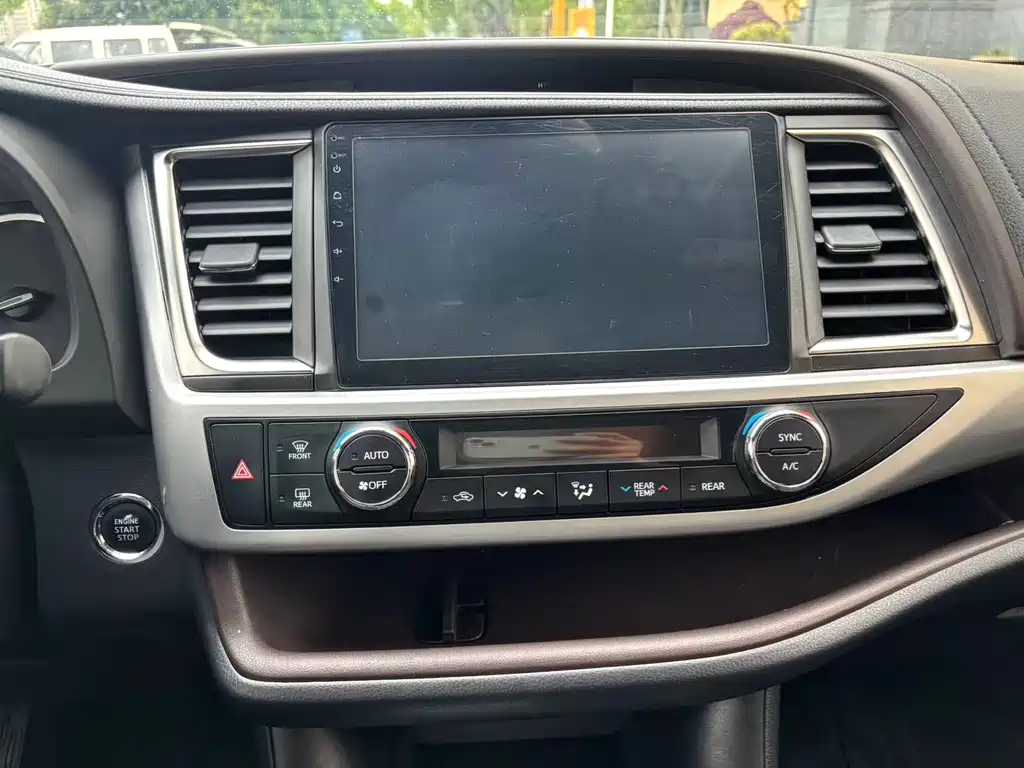 Toyota Highlander 2017 — фото 11