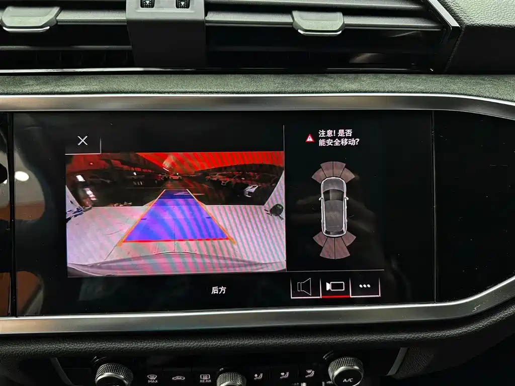Audi Q3 2021 — фото 14