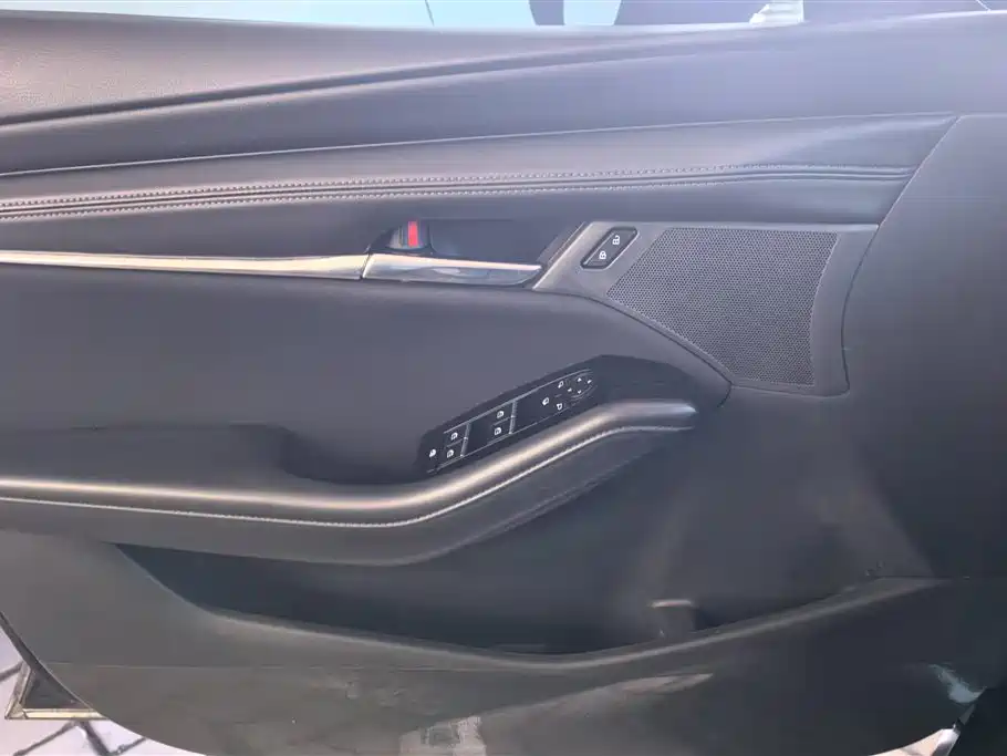 Mazda 3 Axela 2022