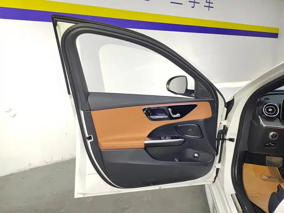 Mercedes-Benz C-Class 2023
