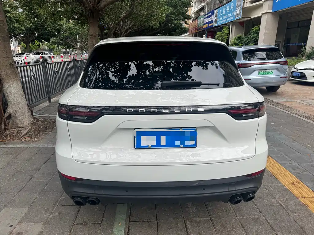 Porsche Cayenne 2022