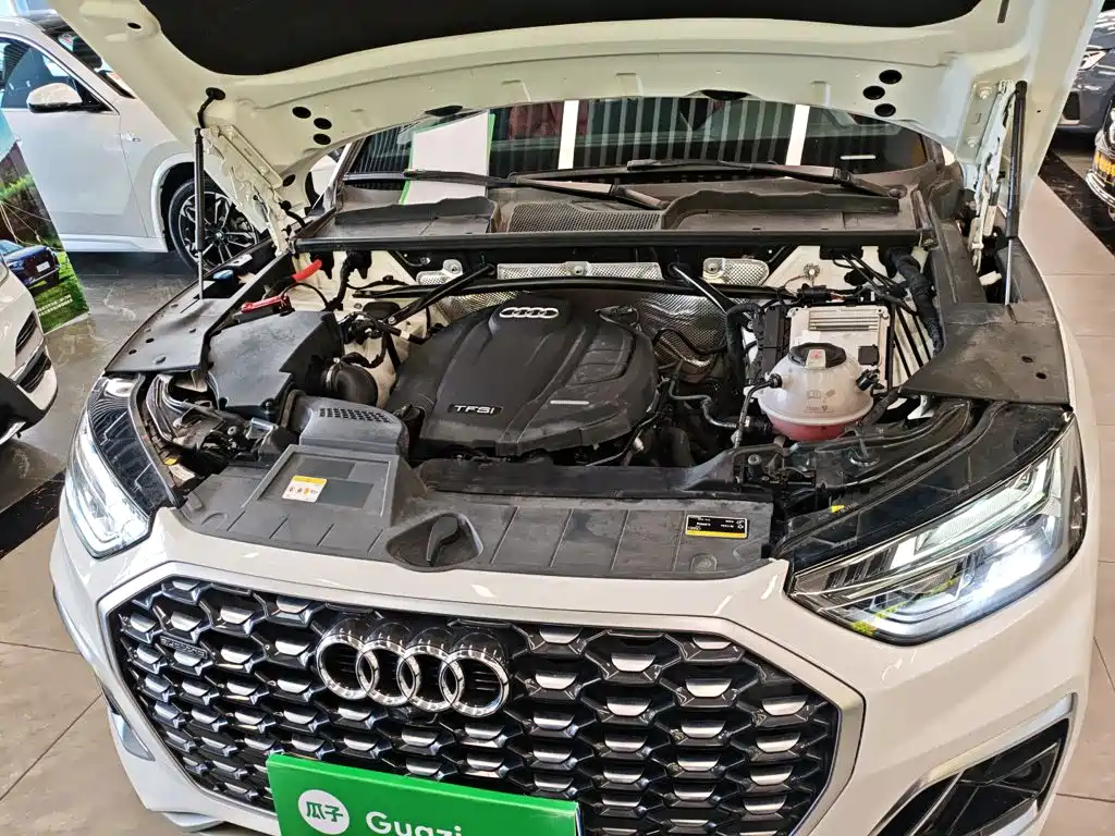 Audi Q5L Sportback 2022 — фото 17