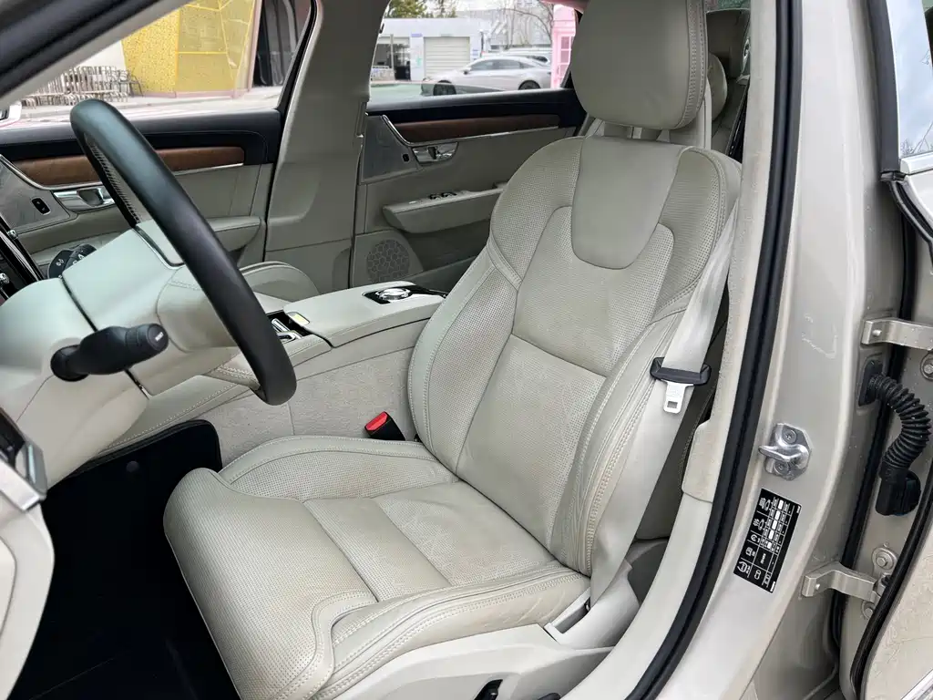 Volvo S90 PHEV 2019 — фото 24