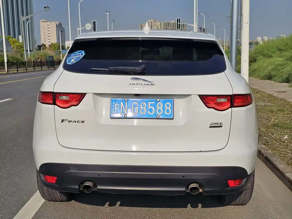 Jaguar F-PACE 2018 — фото 8